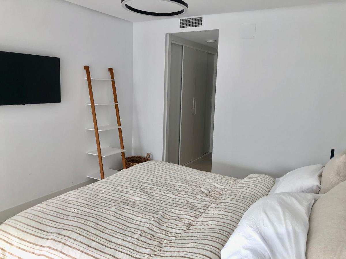 Modern Apartment In Front Of Cabopino Golf Marbella Eksteriør bilde