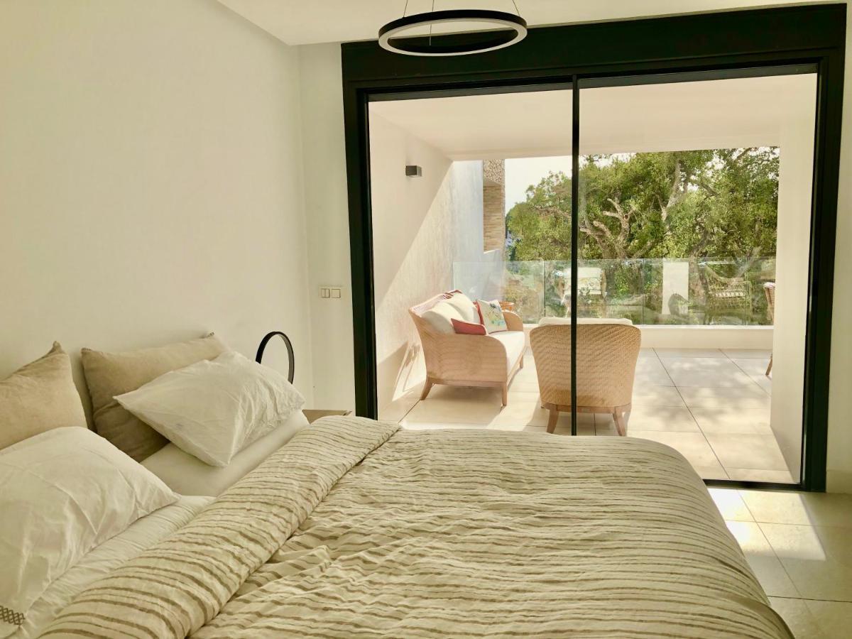 Modern Apartment In Front Of Cabopino Golf Marbella Eksteriør bilde